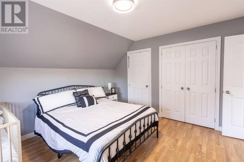 53 Laura ST — photo 25 of 40