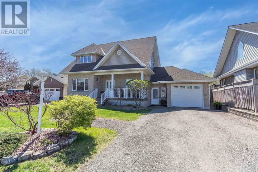 53 Laura ST — photo 3 of 40