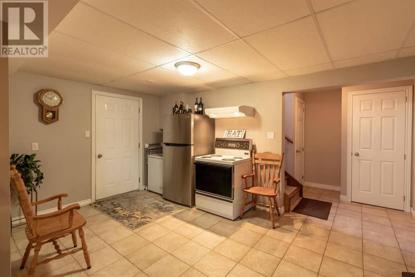 53 Laura ST — photo 30 of 40