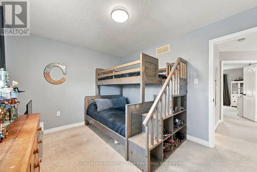 12 Lucas Crescent — photo 39 of 40