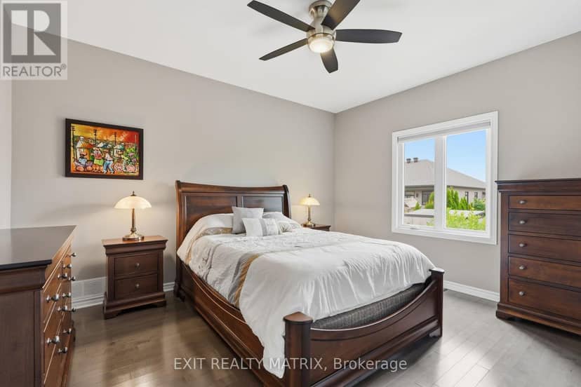 309 Colmar Street — photo 18 of 40