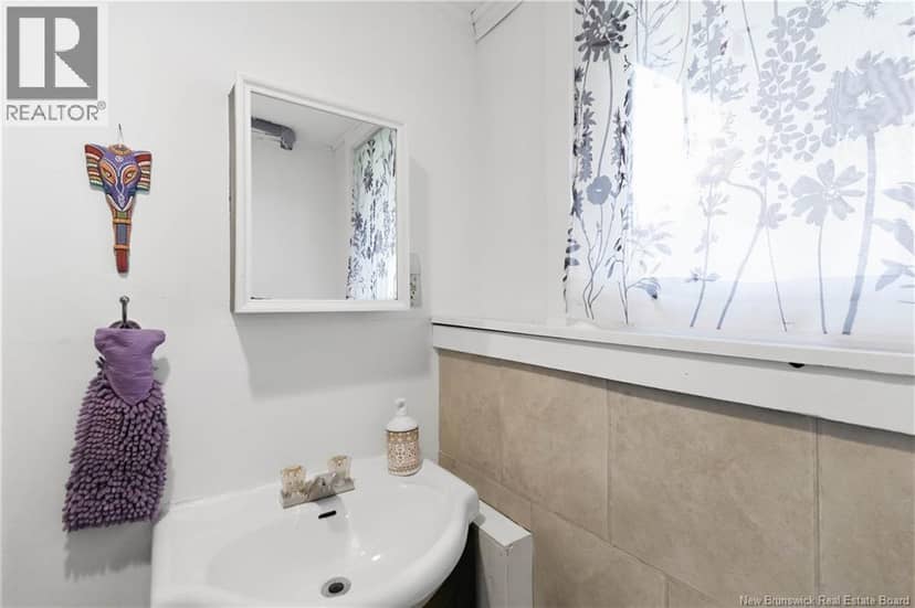 27 Pasadena Drive — photo 5 of 40