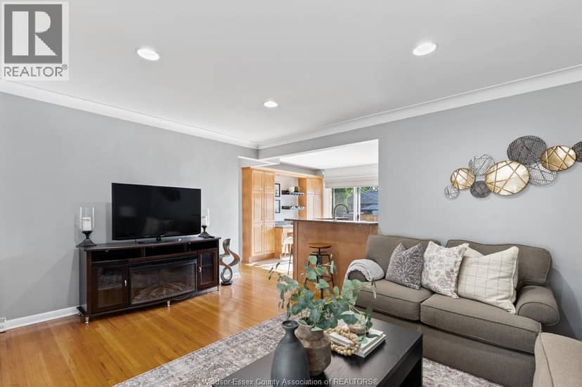 462 Dormar Drive — photo 5 of 32
