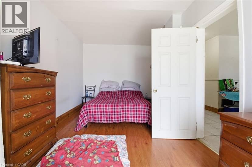 307 S WALLACE Avenue S — photo 16 of 40