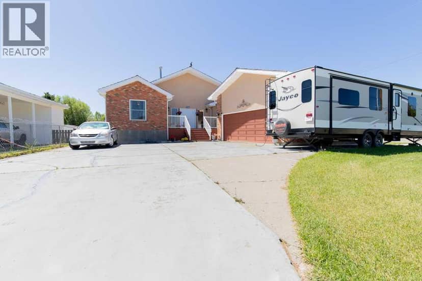 214 3 Street W, Cardston, photo 3