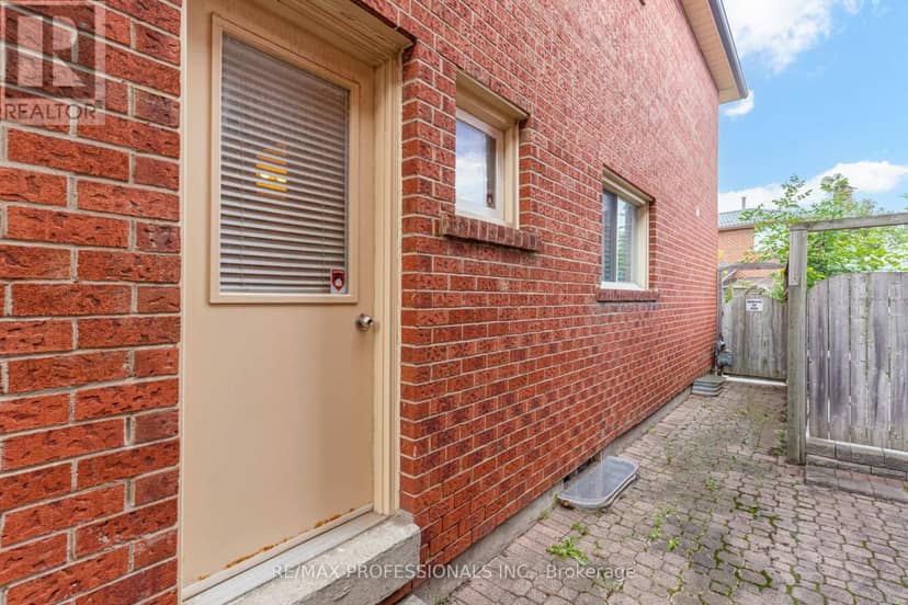 4357 Poltava Crescent — photo 21 of 40