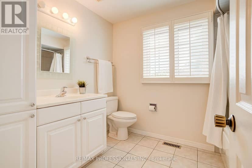 4357 Poltava Crescent — photo 35 of 40