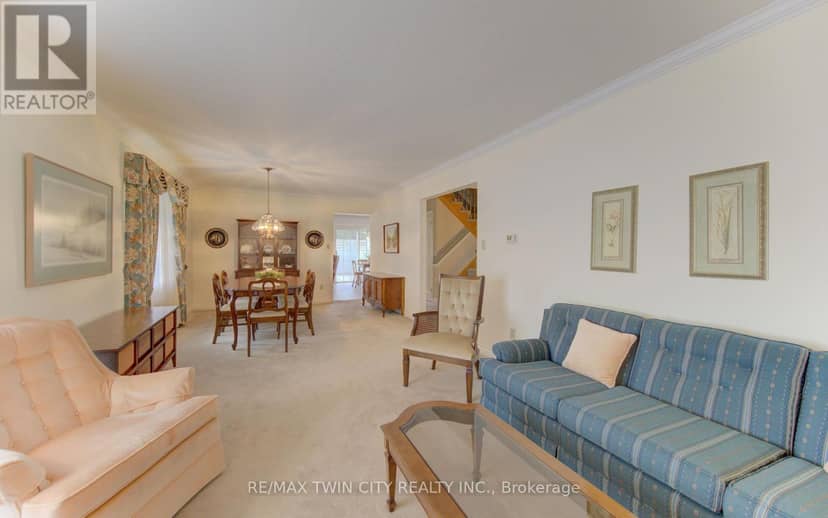 298 Roxton Drive — photo 10 of 38