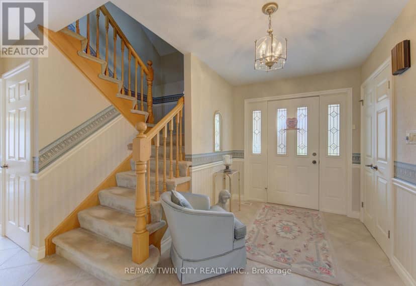 298 Roxton Drive, Waterloo, photo 3