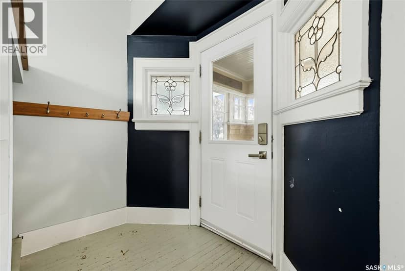 2256 Angus STREET — photo 3 of 34