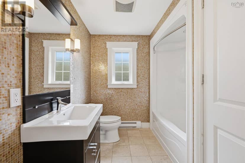 11 Laurentian Drive — photo 20 of 40