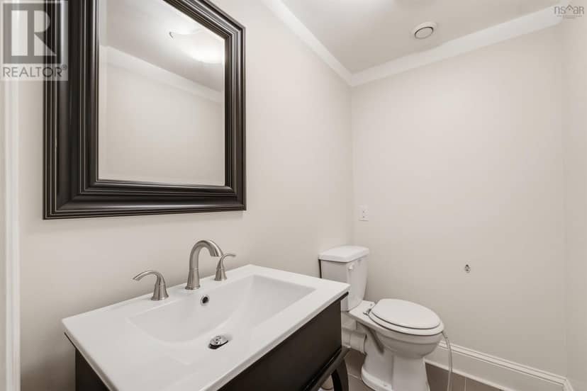 11 Laurentian Drive — photo 37 of 40