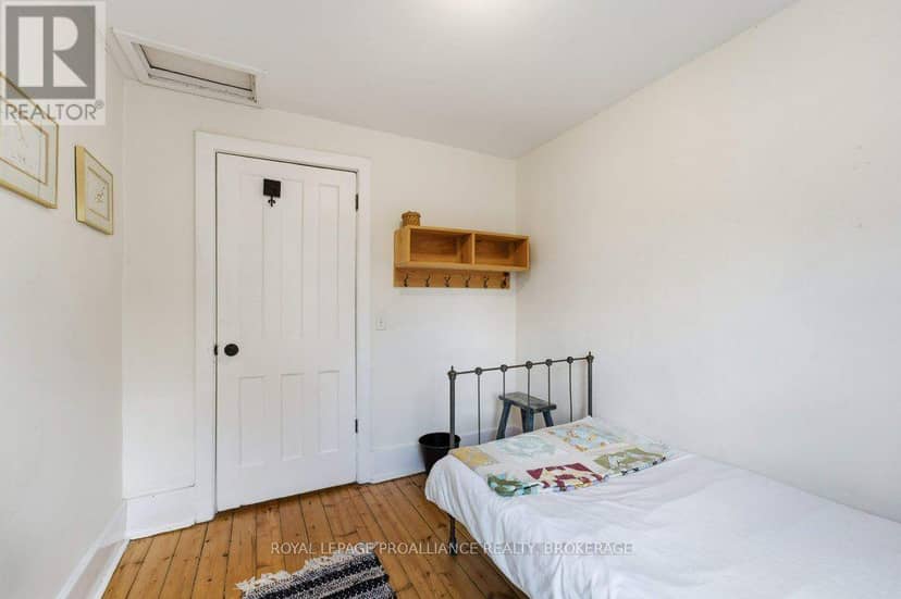 384 Barrie Street — photo 18 of 34