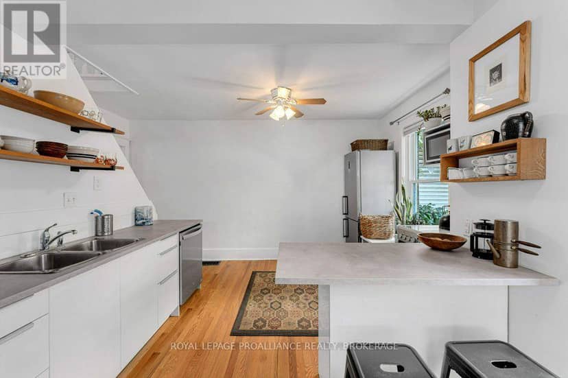 384 Barrie Street — photo 6 of 34