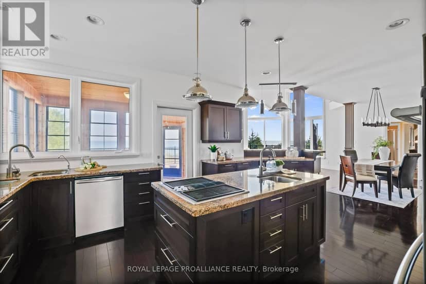 263 Lakeshore Road — photo 14 of 40
