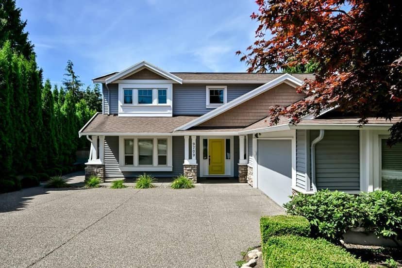 9709 CROWN CRESCENT, Surrey, photo 2