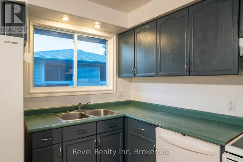 12 Nightingale Drive — photo 16 of 24