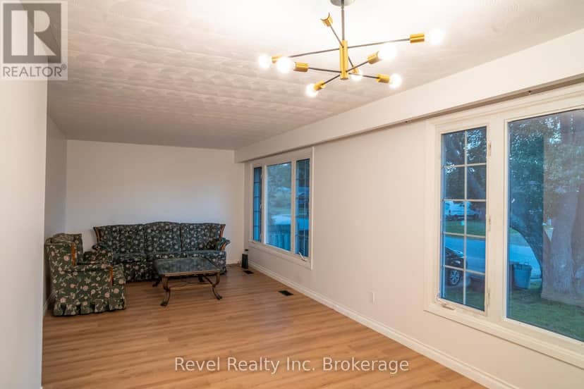 12 Nightingale Drive — photo 17 of 24
