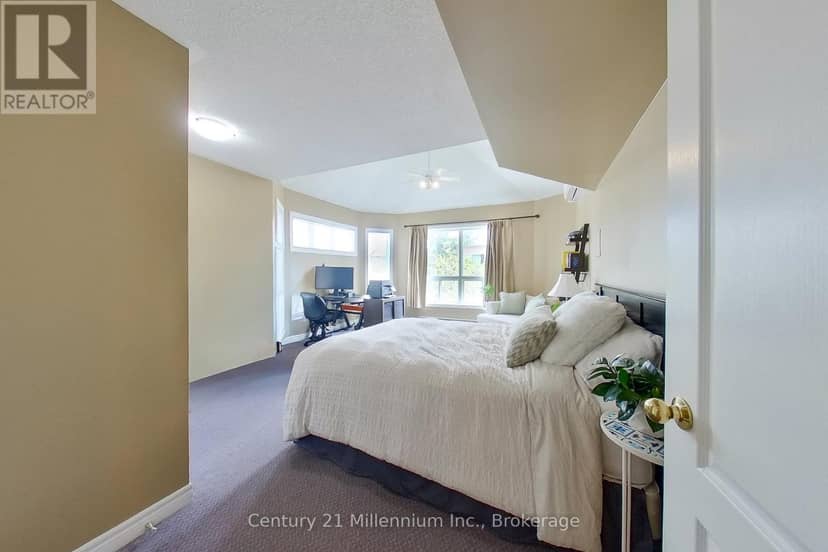 825 - 34 Dawson Drive — photo 11 of 21