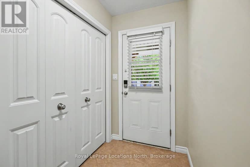 38 Silver Glen Boulevard — photo 10 of 40