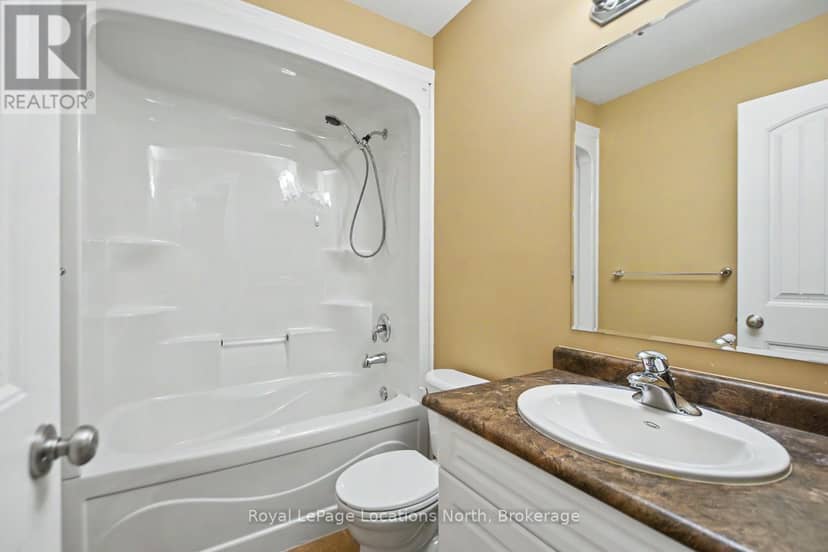 38 Silver Glen Boulevard — photo 28 of 40