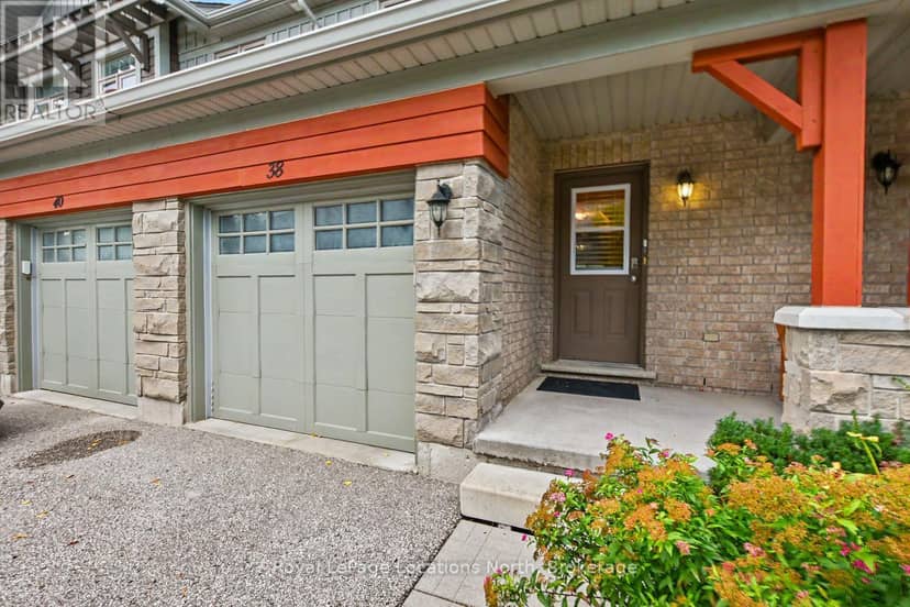 38 Silver Glen Boulevard — photo 4 of 40