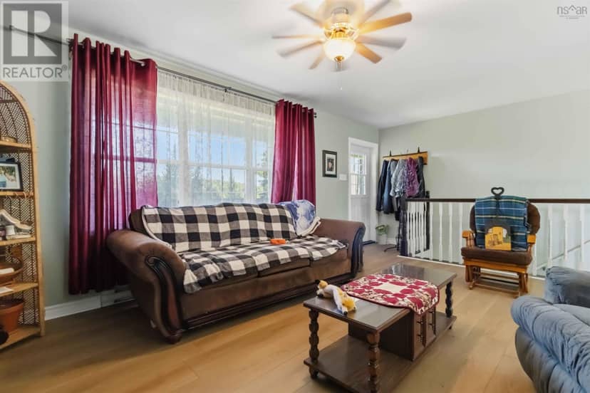 13 Nick Drive — photo 10 of 38