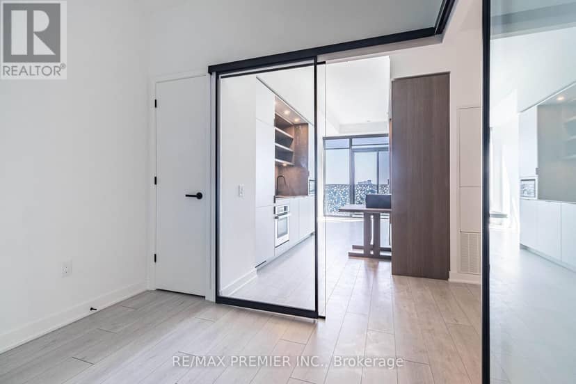 3904 - 55 Charles Street E — photo 17 of 40