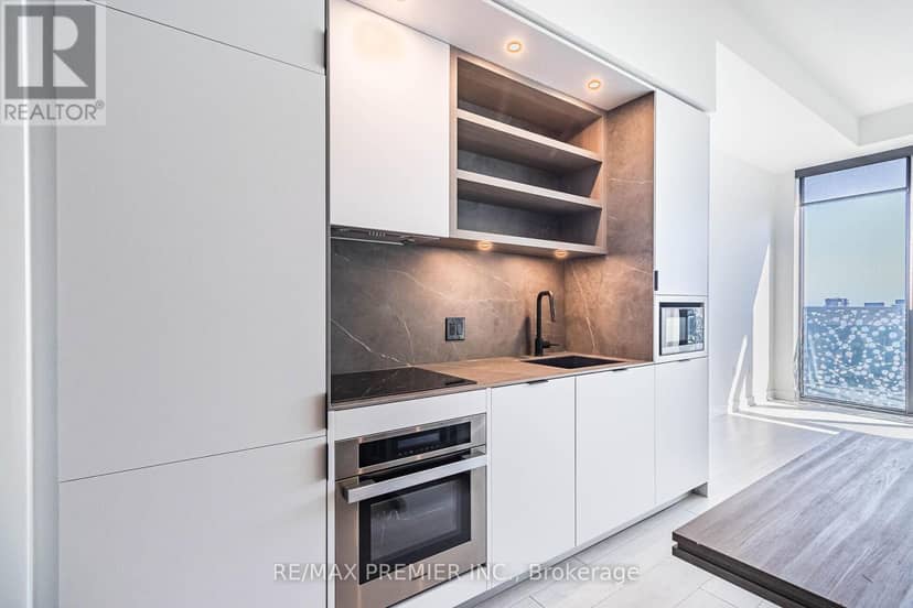 3904 - 55 Charles Street E — photo 19 of 40