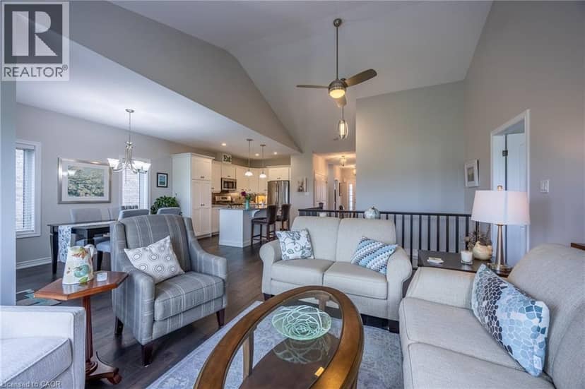 86 REGATTA Drive — photo 15 of 40
