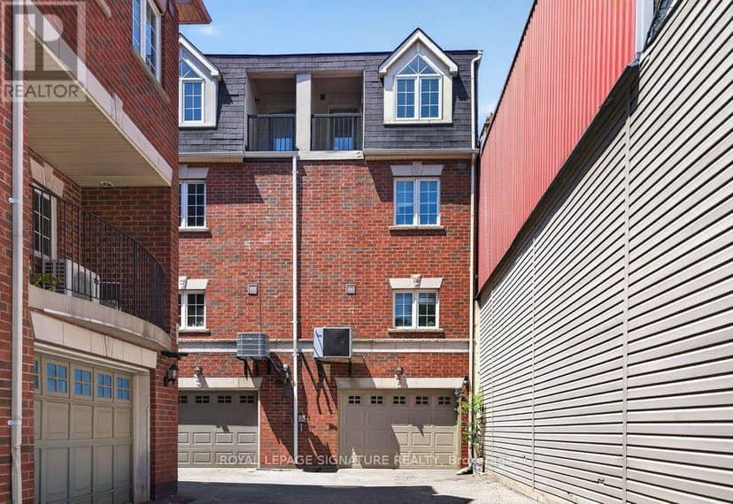 1755 Danforth Avenue, Toronto, photo 2