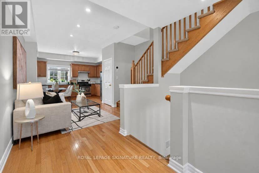 1755 Danforth Avenue, Toronto, photo 5