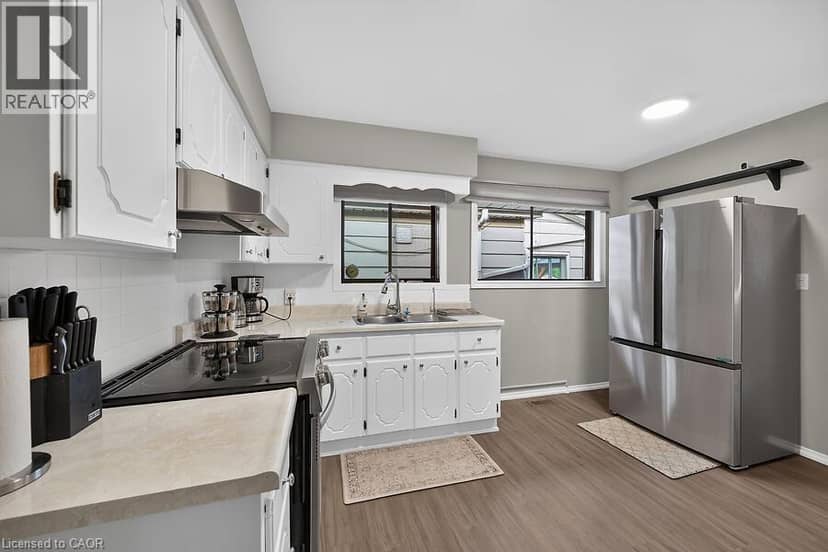 428 BRUNSWICK Street — photo 12 of 40