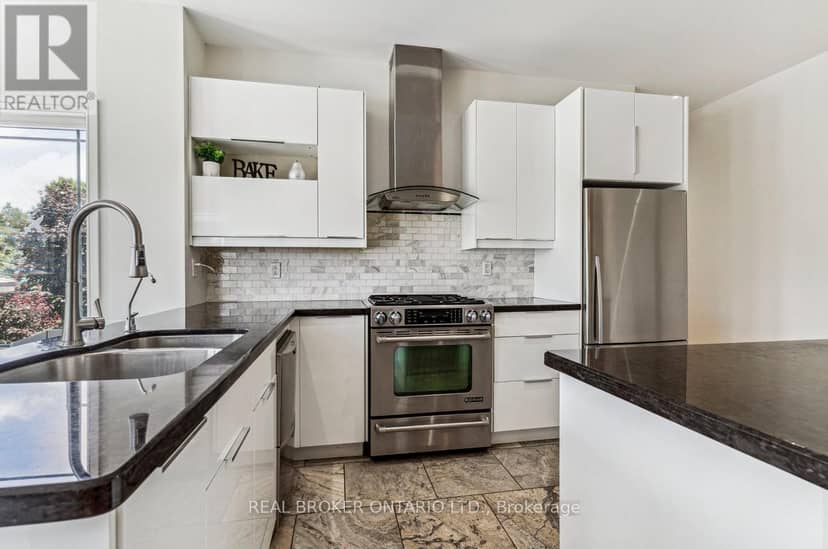 27 Bagshaw Crescent — photo 13 of 40