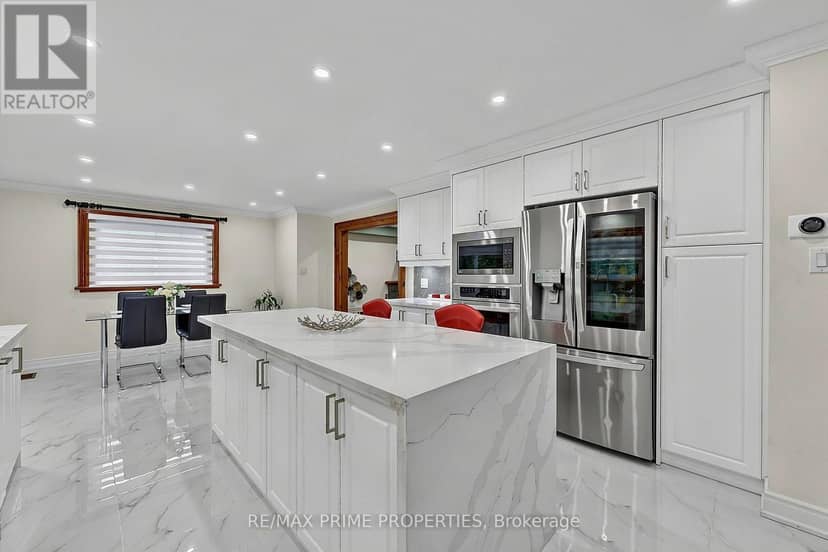 20369 Centre Street — photo 10 of 40