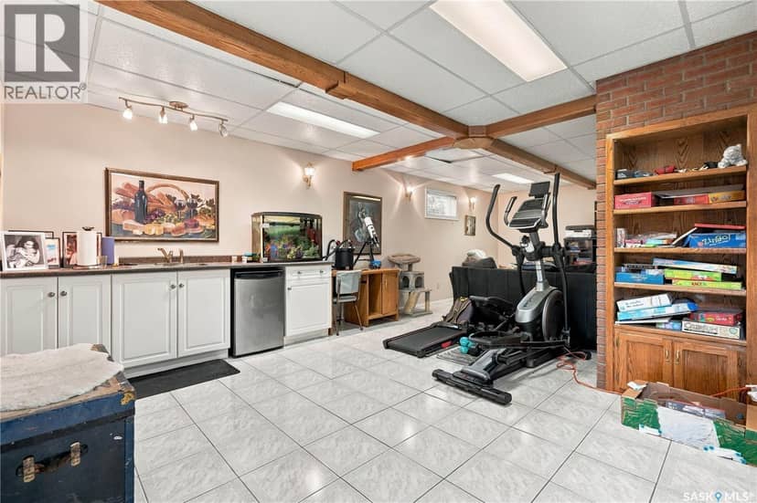 250 3rd AVENUE E — photo 27 of 40