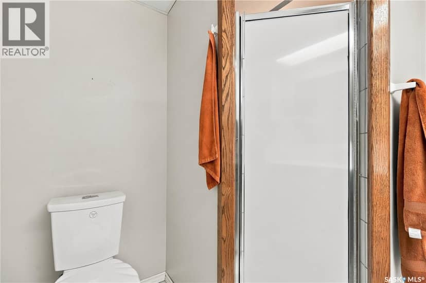 250 3rd AVENUE E — photo 35 of 40