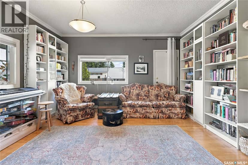 250 3rd AVENUE E, Gravelbourg, photo 5