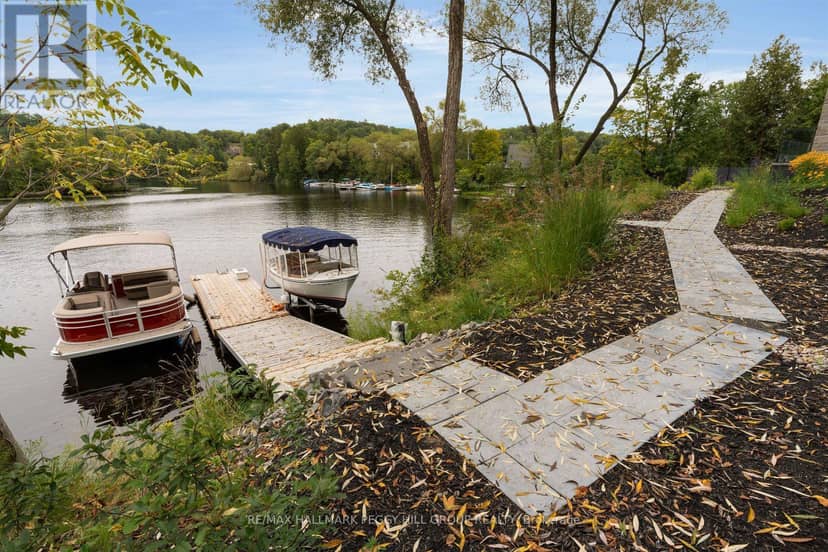 201 - 32 Brunel Road, Huntsville, photo 2