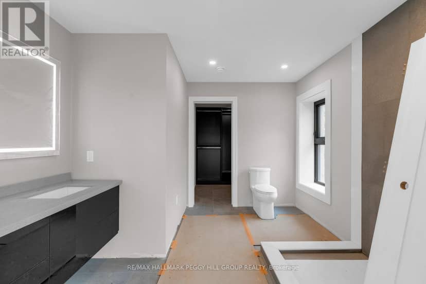 201 - 32 Brunel Road, Huntsville, photo 6