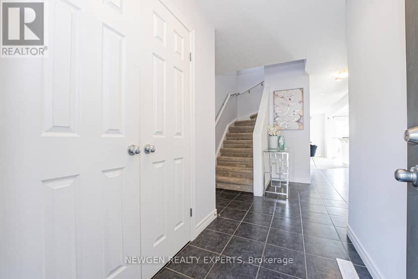 2025 Denview Avenue — photo 5 of 40
