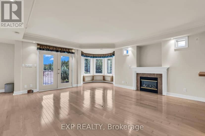 307 - 10 Bay Street E — photo 10 of 29
