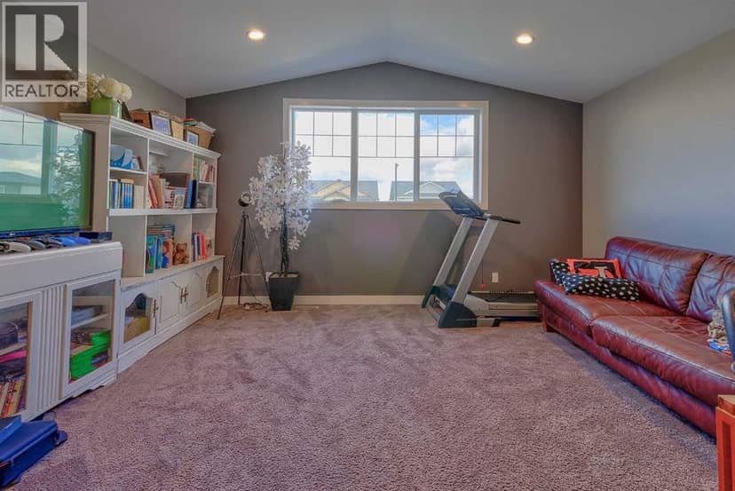 611 Robinson Avenue — photo 32 of 40