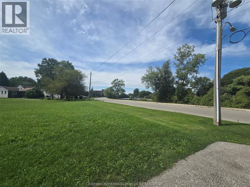 842 Wallace STREET — photo 3 of 8