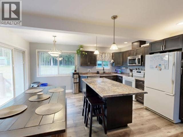 4710 BOWNESS AVE, Powell River, photo 2