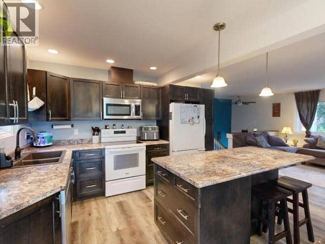 4710 BOWNESS AVE, Powell River, photo 3