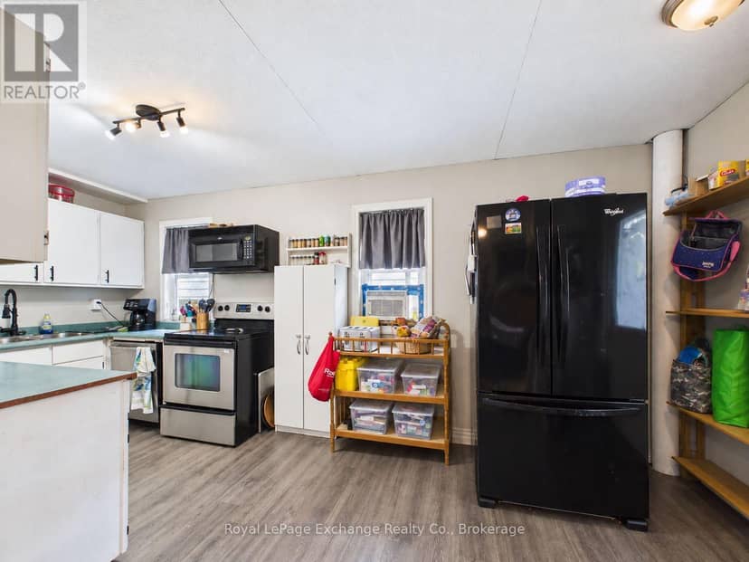 2 Regina Road, Huron East, photo 4