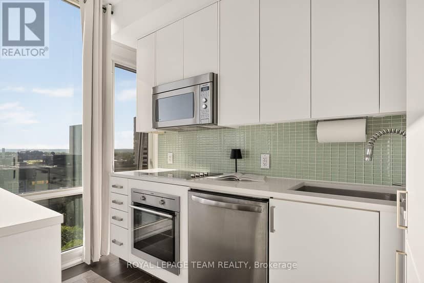 1005 - 201 Parkdale Avenue — photo 17 of 29