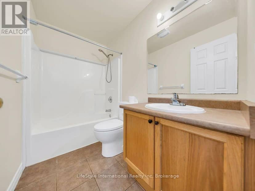 529 Victoria Road N — photo 24 of 28