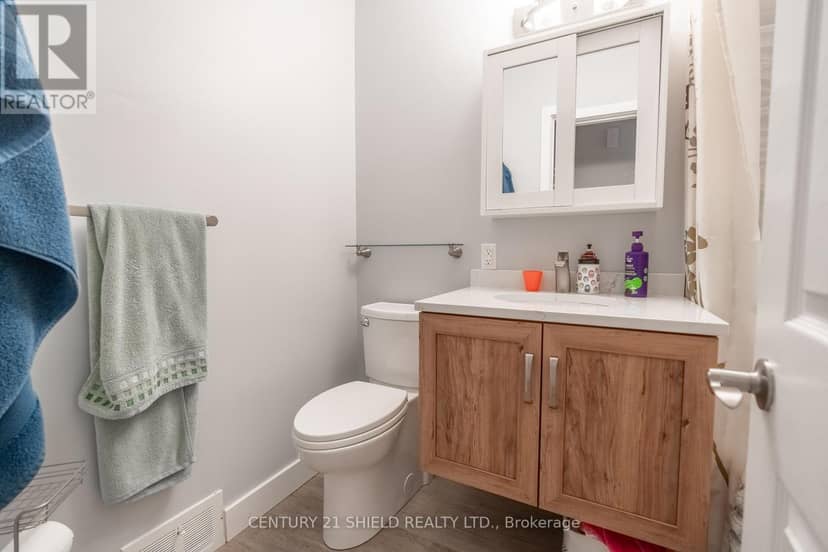 3477 Marydale Avenue — photo 10 of 25